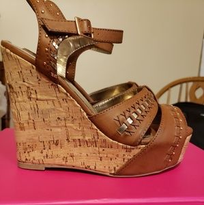 Soda wedge sandals